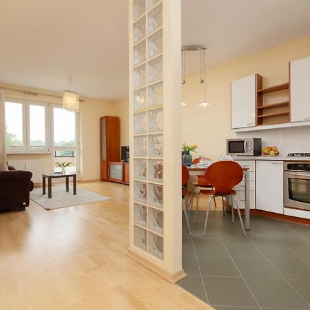 Spacious & Quiet 1 Bedroom Apartment In Pruszkow By Noclegi Renters Exterior photo